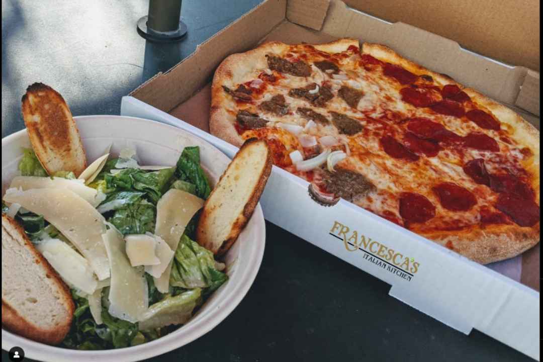 Italian restaurant branding pizza box